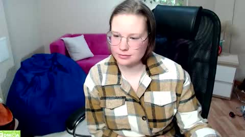 kuri_u online show from January 17, 9:52 am