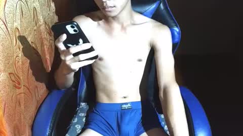 kurtxxx07 online show from December 18, 10:27 pm