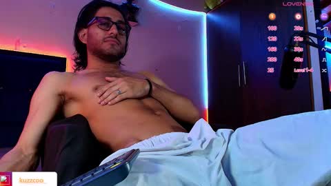 kuzzcoo online show from January 17, 3:32 pm