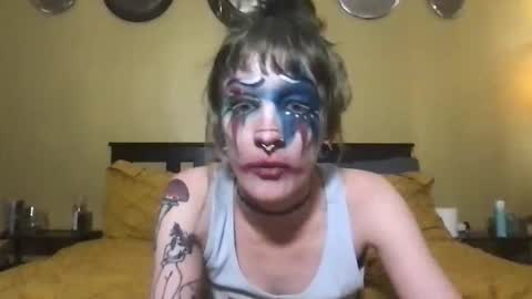 Kweef Kween online show from May 20, 6:47 pm