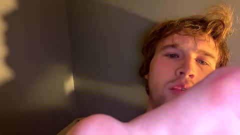 Snapshot of kylelovepussy69 chatting on February 26, 9:44 am kylelovepussy69 online show from February 26, 9:44 am
