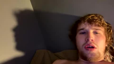 Snapshot of kylelovepussy69 chatting on March 5, 10:11 am kylelovepussy69 online show from March 5, 10:11 am