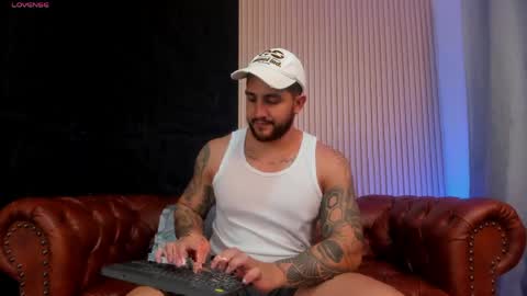 kylenorth_ online show from April 16, 9:39 pm