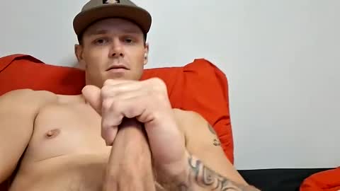 Snapshot of kylespade727 chatting on September 20, 2:36 am Thickcock813 online show from September 20, 2:36 am