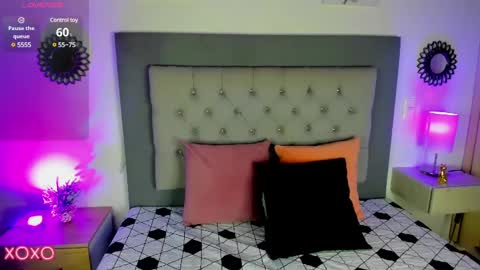 Kylie  online show from December 3, 2:42 am