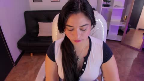 Snapshot of kylie_fire chatting on January 29, 1:07 pm kylie online show from January 29, 1:07 pm