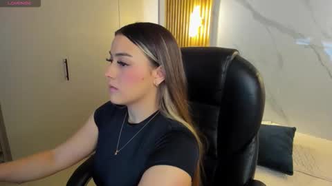 Snapshot of kylie_jones6 chatting on October 7, 2:51 am KYLIE online show from October 7, 2:51 am