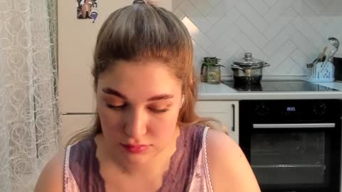 Snapshot of kylieblond chatting on December 27, 8:39 pm Din online show from December 27, 8:39 pm