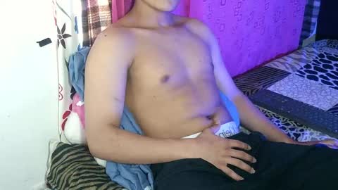 kym629357 online show from November 30, 7:21 pm