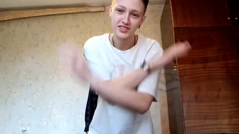 Snapshot of kyongsevenbergen chatting on October 12, 6:39 am Eva online show from October 12, 6:39 am