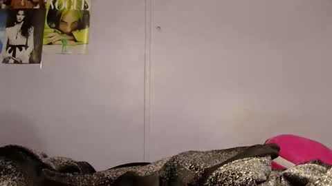 Lily online show from April 20, 8:28 am