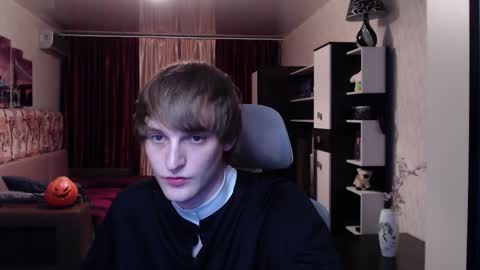 l1onkennedy online show from October 31, 9:59 pm