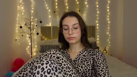 Margo  online show from January 8, 5:30 pm