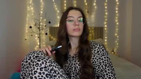 Margo  online show from January 9, 5:40 pm