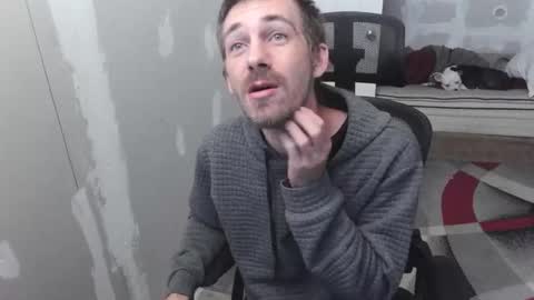 l1v1nth3dr3am online show from September 20, 8:28 am