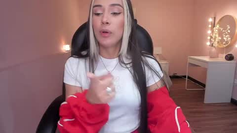 T A T I A N A online show from May 29, 11:41 am