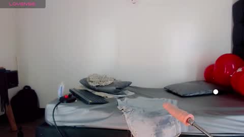 Snapshot of la_ratona_1 chatting on February 19, 8:20 pm AriSaray online show from February 19, 8:20 pm
