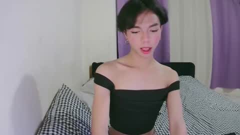 Snapshot of la_ura chatting on October 30, 4:51 pm Laura online show from October 30, 4:51 pm