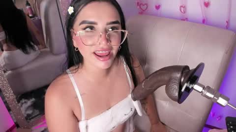 lana  foxx Model  independient online show from May 10, 12:06 am