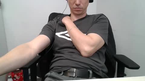 labelette007 online show from April 17, 11:56 am