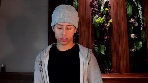 labrinthteasing online show from January 7, 5:29 pm