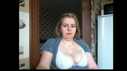 lady cute cat29 online show from April 2, 1:13 am