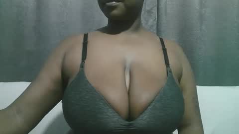 Snapshot of lady_dearra chatting on October 6, 11:06 am lady_dearra online show from October 6, 11:06 am