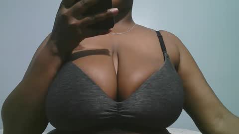 lady_dearra online show from January 15, 3:48 am