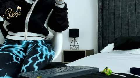 Lady godss online show from December 30, 5:15 am