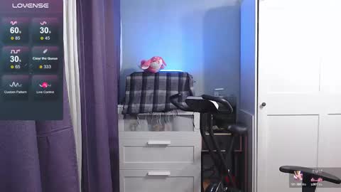 Snapshot of lady_inari chatting on September 25, 2:51 am Angelika online show from September 25, 2:51 am