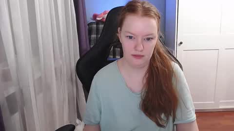 Snapshot of lady_inari chatting on October 7, 3:35 am Angelika online show from October 7, 3:35 am