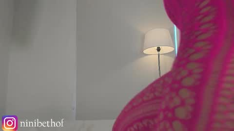    700  1300 -5 online show from February 25, 1:43 pm