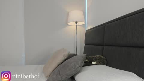    700  1300 -5 online show from February 28, 12:52 pm