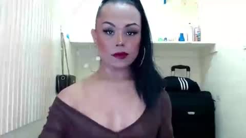 lady_shane26 online show from July 9, 10:25 pm
