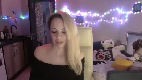 lady_smile69 online show from January 13, 8:27 pm