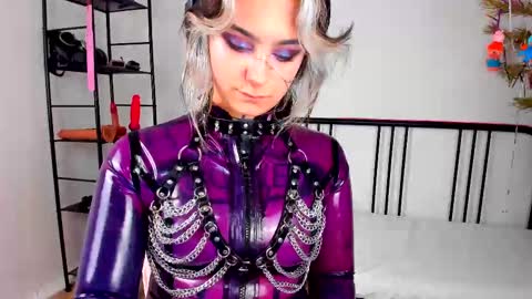 Snapshot of lady_sontse_ chatting on February 10, 8:10 pm Mia online show from February 10, 8:10 pm