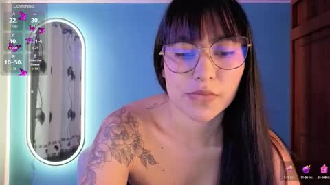 Snapshot of lady_violet_bridgerton_a chatting on October 11, 10:35 pm Lady Violet Bridgerton online show from October 11, 10:35 pm