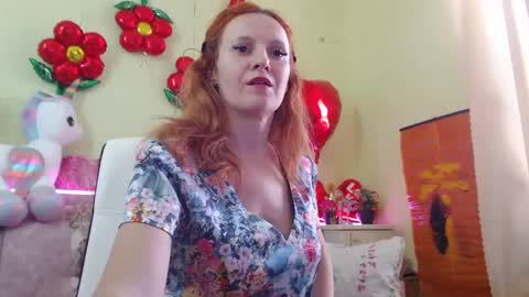 Sima Ladybigsmile online show from February 18, 9:32 am