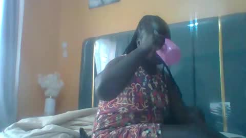 lindah32 online show from December 22, 7:37 am