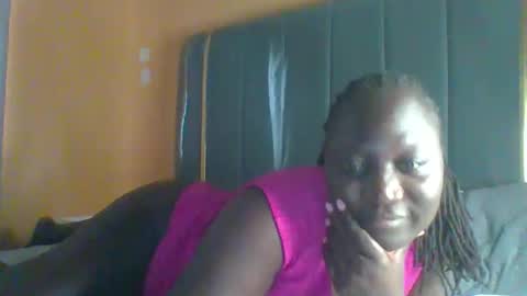 lindah32 online show from February 28, 3:05 pm