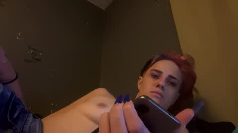 Snapshot of ladybug9097 chatting on December 20, 6:19 am RockStar Couple online show from December 20, 6:19 am