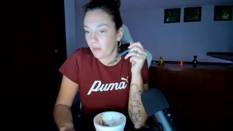 ladysusurros online show from October 26, 2:12 am