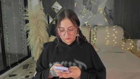 Lady  online show from February 18, 8:03 am