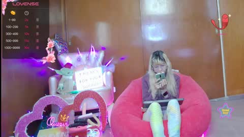 Skinnygirl online show from April 3, 2:18 am