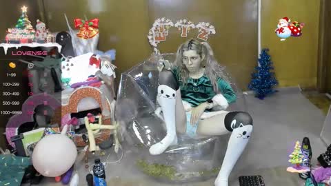 Skinnygirl online show from December 17, 9:43 pm