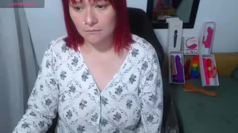 Snapshot of lahurent_weed420 chatting on February 21, 4:59 pm paola and a guest lol online show from February 21, 4:59 pm