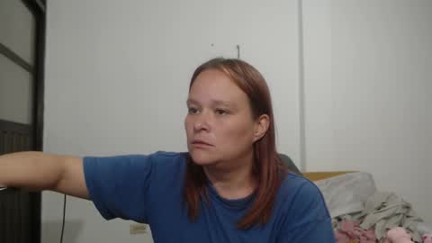 Snapshot of lahurent_weed420 chatting on September 29, 5:01 pm paola and a guest lol online show from September 29, 5:01 pm