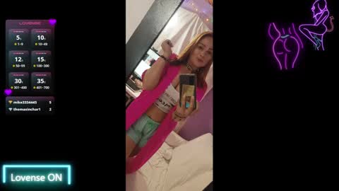 Snapshot of lahurent_weed420 chatting on February 18, 9:09 pm paola and a guest lol online show from February 18, 9:09 pm