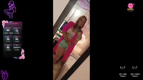 Snapshot of lahurent_weed420 chatting on December 3, 4:22 pm paola and a guest lol online show from December 3, 4:22 pm