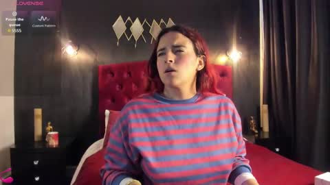Snapshot of laia_jonees chatting on September 18, 12:31 pm Laia online show from September 18, 12:31 pm